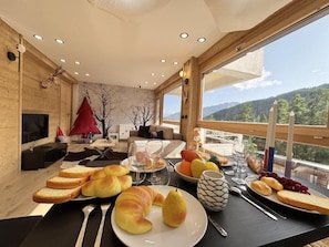 Dining - 50m from shops, 4th floor, ski locker, 45m², Vars (Vars)