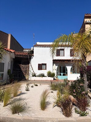 Exterior - Dòmo Anděl Sardinia (San Vito)