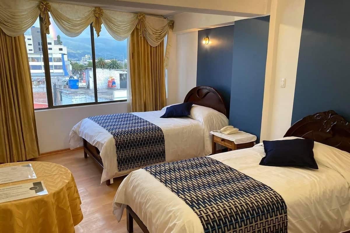 Habitación básica doble, vistas a la ciudad | Wifi gratis y accesible en silla de ruedas