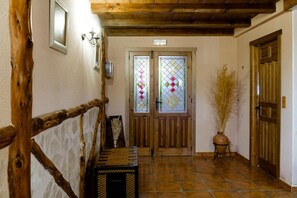 Interior - Rural House 'La Cañada Real' with Mountain View, Private Terrace and Wi-Fi (Sigueruelo)
