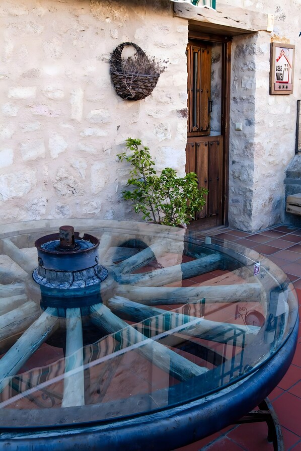 Exterior detail - Rural House 'La Cañada Real' with Mountain View, Private Terrace and Wi-Fi (Sigueruelo)