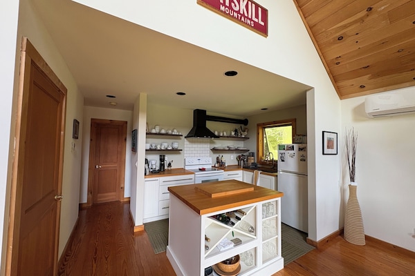 Réfrigérateur, four, plaque de cuisson, cafetiÚre/bouilloire