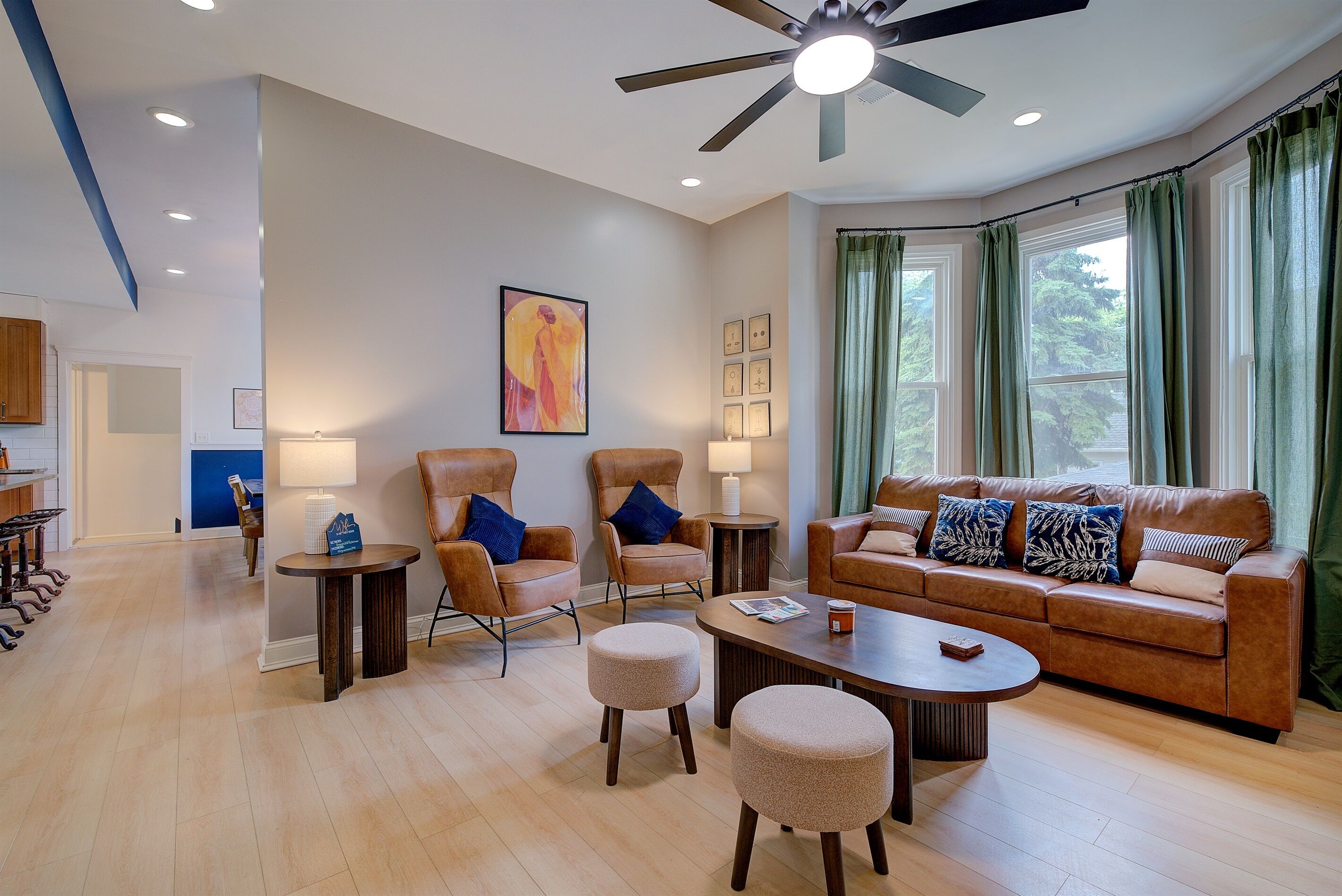 Smart TV, fireplace, table football, stereo