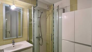 Shower, hair dryer