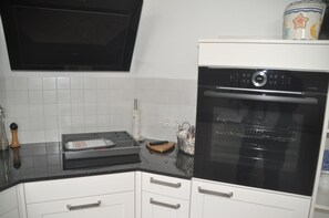 Forno, piano cottura, lavastoviglie