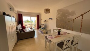 Living area - Cozy one bedroom apartment with pool and garden views (Estepona)