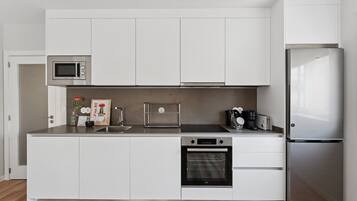 Fridge, microwave, oven, dishwasher