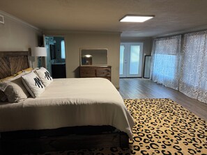 4 bedrooms, WiFi, bed sheets