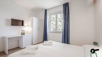 1 habitación y cuna de viaje