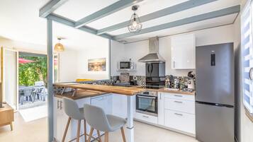 Réfrigérateur, micro-ondes, four, lave-vaisselle