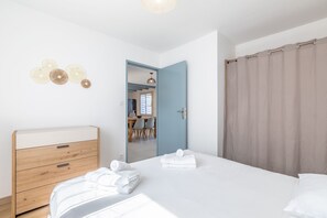 2 bedrooms, iron/ironing board, free WiFi, bed sheets