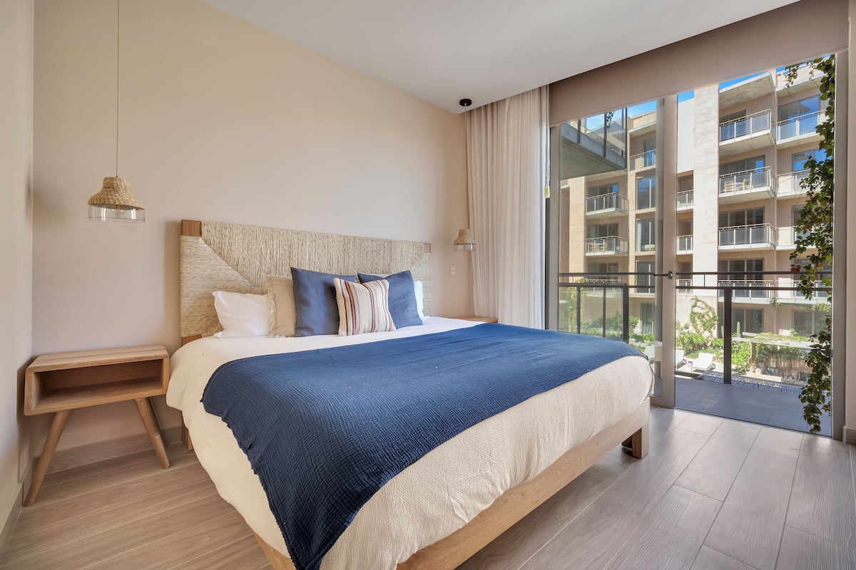 Individually decorated, individually furnished, free WiFi