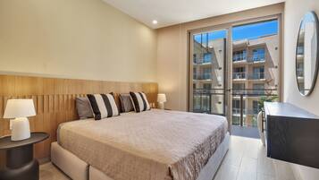 2 Bedroom Upperfloor B305 | Individualmente decorados, individualmente mobiliados, Wi-Fi de cortesia