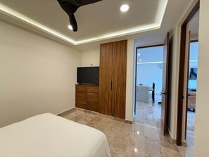 2 bedrooms, in-room safe, iron/ironing board, free WiFi