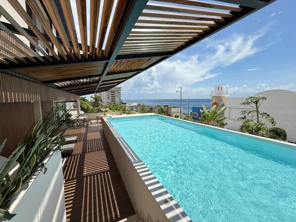 Outdoor pool, a heated pool