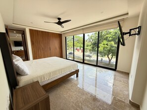2 bedrooms, in-room safe, iron/ironing board, free WiFi
