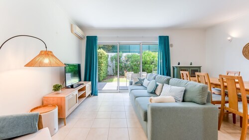 Modern Carvoeiro Villa by LovelyStay