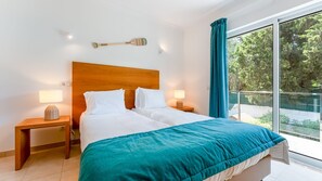3 bedrooms, iron/ironing board, free WiFi, bed sheets - Modern Carvoeiro Villa by LovelyStay (Praia do Carvoeiro)