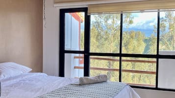 Cubrecamas, wifi gratis, ropa de cama y acceso para silla de ruedas