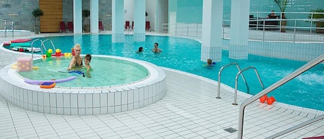 House | Pool