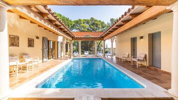 Villa | Pool | Indoor pool, outdoor pool