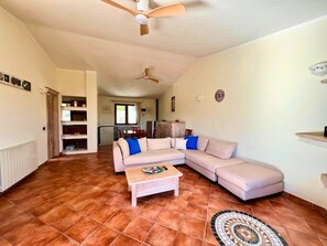 Living area - Villa Olbia surrounded by greenery.Perfect mix of peace and the sea Sardegna (Osseddu)