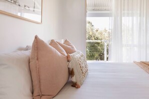 6 bedrooms, iron/ironing board, free WiFi, bed sheets - Eagle Bay Summerhaus (Eagle Bay)