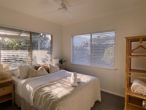 6 bedrooms, iron/ironing board, free WiFi, bed sheets