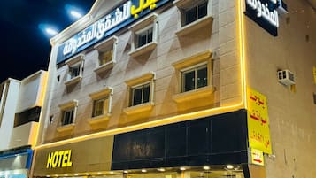 Mặt tiền nơi lưu trú