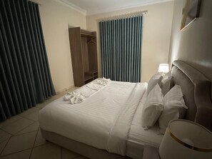 Roupas de cama premium, camas Tempur-Pedic, individualmente decorados