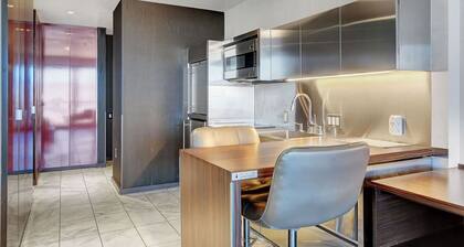 Amazing condo 51st floor with Strip Views and balcony in Las Vegas