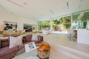 Interior - Zen Estate - Luxurious 5BR Beverly Hills Sanctuary With Pool & Canyon Views (Beverly Hills)