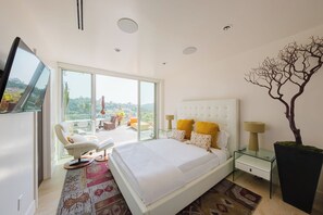 Maison luxueuse, Plusieurs lits, accès à la piscine, vue sur la montagne (Zen Estate) | 5 chambres, décor unique, ameublement unique, bureau