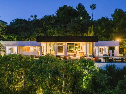 Zen Estate - Luxurious 5BR Beverly Hills Sanctuary With Pool & Canyon Views