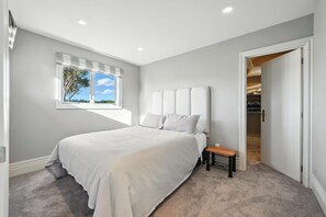 4 多间卧室、熨斗/熨衣板、WiFi、床单