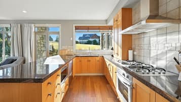 Fridge, microwave, dishwasher, coffee/tea maker