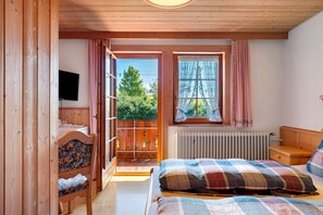 1 slaapkamer, een strijkplank/strijkijzer, wifi, beddengoed