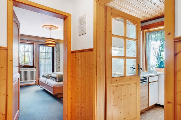 1 slaapkamer, een strijkplank/strijkijzer, wifi, beddengoed