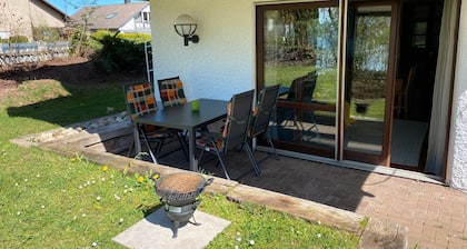 Apartment 'Heinrich' mit privater Terrasse, privatem Garten und WLAN