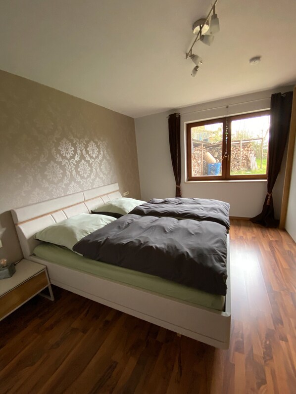 2 Schlafzimmer, Bügeleisen/Bügelbrett, WLAN, Bettwäsche