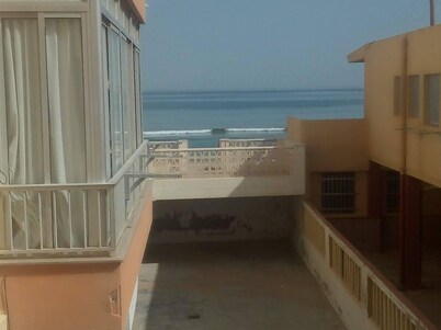 Apartment with Private Access to the Beach