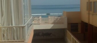 Apartment with Private Access to the Beach