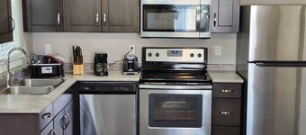 Elegant Family House by  Stadium, Airport,Shopping