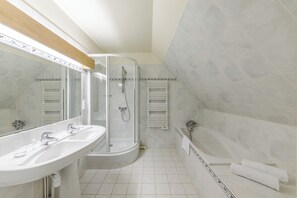 Bathrobes - Domaine du Château de Bournel  (Cubry)