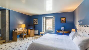 Soundproofing, free WiFi