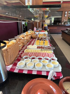 Free daily continental breakfast - Sitio Ilha do Lazer (Araruama)