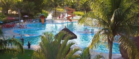 3 utendørsbassenger