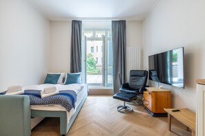 1 bedroom, desk, iron/ironing board, free WiFi