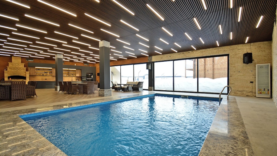 Wooden Villa with pool and sauna