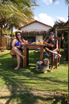 Khu ẩm thực ngoài trời